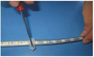 Guangdong udhëhequr fabrikë,të udhëhequr strip,12V DC SMD 5050 LEHTA LED ROPE 8,
1-i-2,
KARNAR INTERNATIONAL GROUP LTD